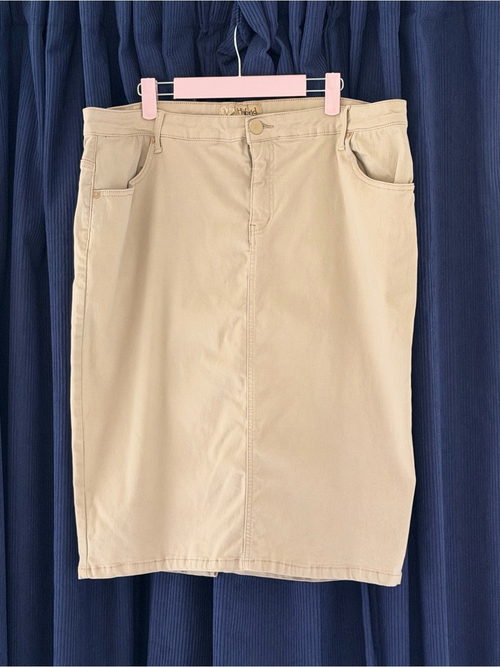 Hybrid & company Beige Pencil Skirt